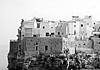 Polignano a mare fra leggende antiche e le vacanze di Mister Volare